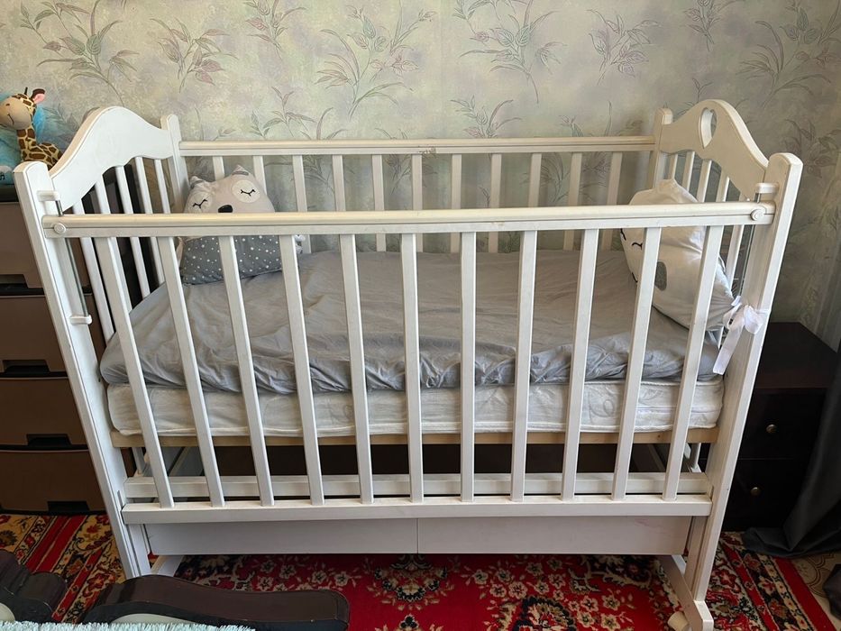 Продам детскую кроватку