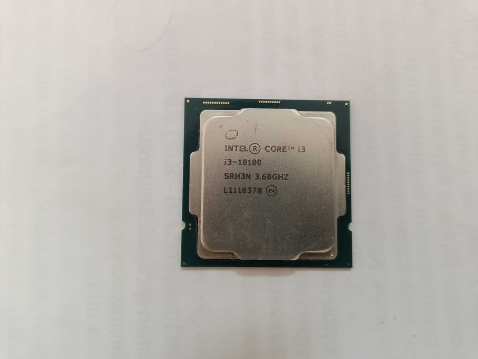 Процессор Intel Core i3-10100 .