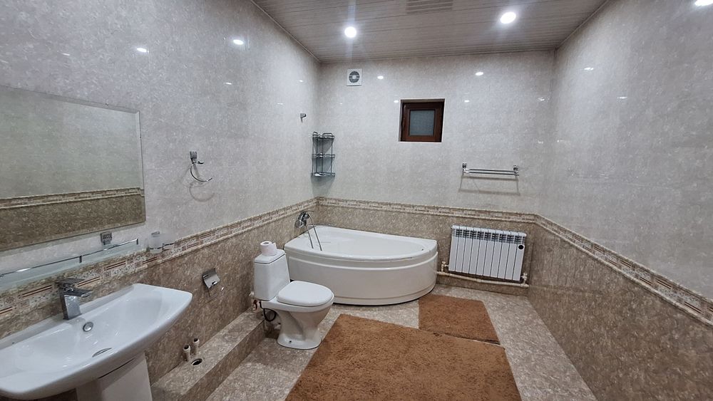 Qibray tuman
Mirobod 2-3 tor kocha
3 ta spalni
1 ta kuxni 
1 ta sanuze
