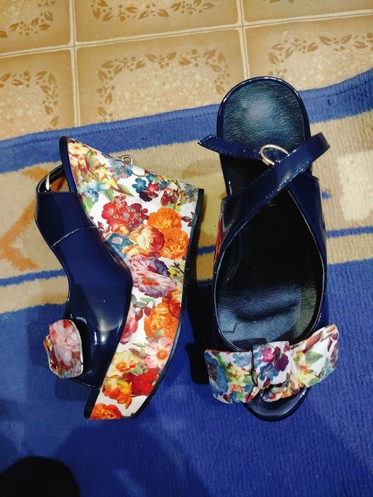 Женская обувь три пары