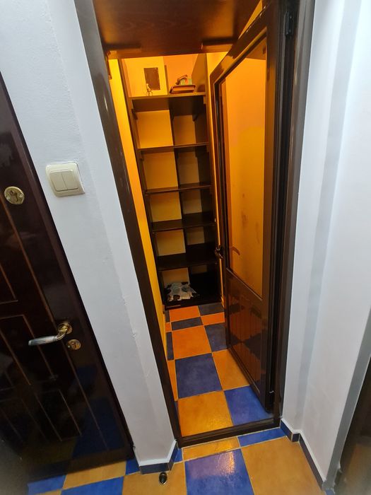 Inchiriez 2camere tiglina2 etaj 1