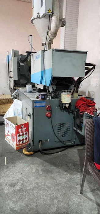 Продается инжекционная машина HANVOS ZX-220V . (термопласт)