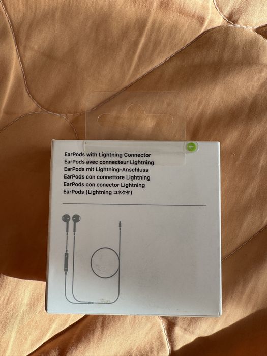 apple сксесоари,адаптер,зарядно и слушалки