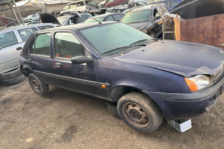 Bara fata Ford Fiesta a 4-a generatie