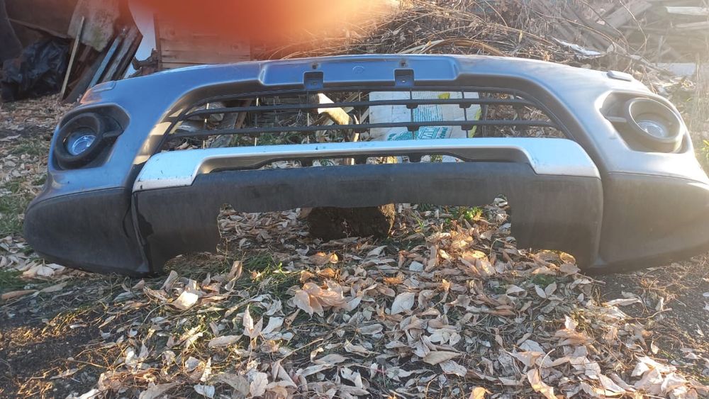 Передний бампер на Митсубиси Л-200