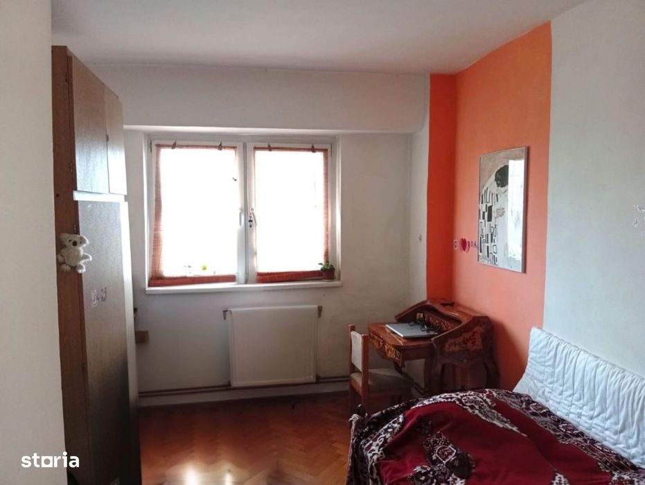 Apartament 4 camere in Micalaca 300 / la Supeco