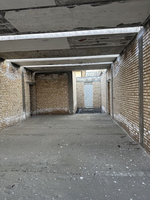 Курилиши тугалланмаган ховли сотилади!