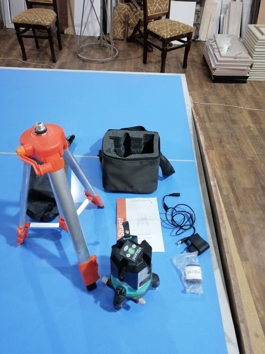 Лазерный уровень сотилади