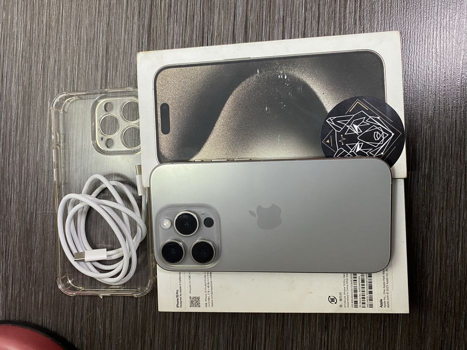 Продам айфон 15 про