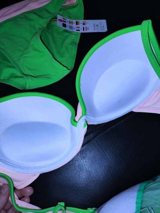 Costume de baie noi cu etichetă sau stare buna