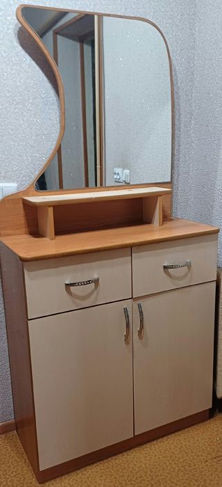 Мебель для дома, шторы.