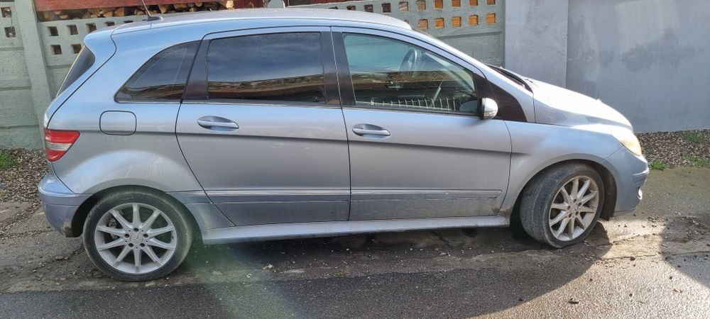 Bmw E91 + B class + Opel corsa c(se circula cu ea)- pret pachet 3600€