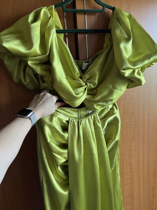 Costum Yaura mustariu saten 42 top fusta