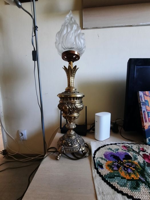 Lampa  clasica în perfecta stare de functionare