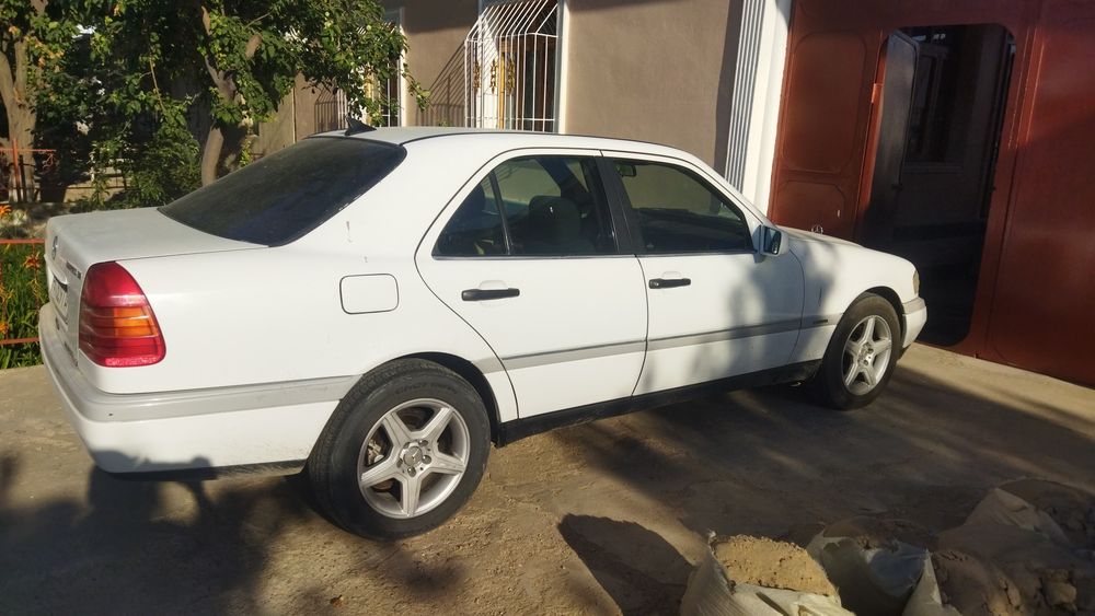 Мерседес бенс 202