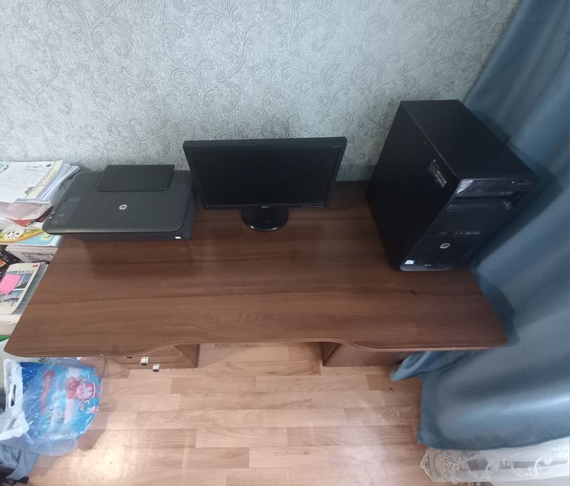 Офисный стол/Компьютерный стол