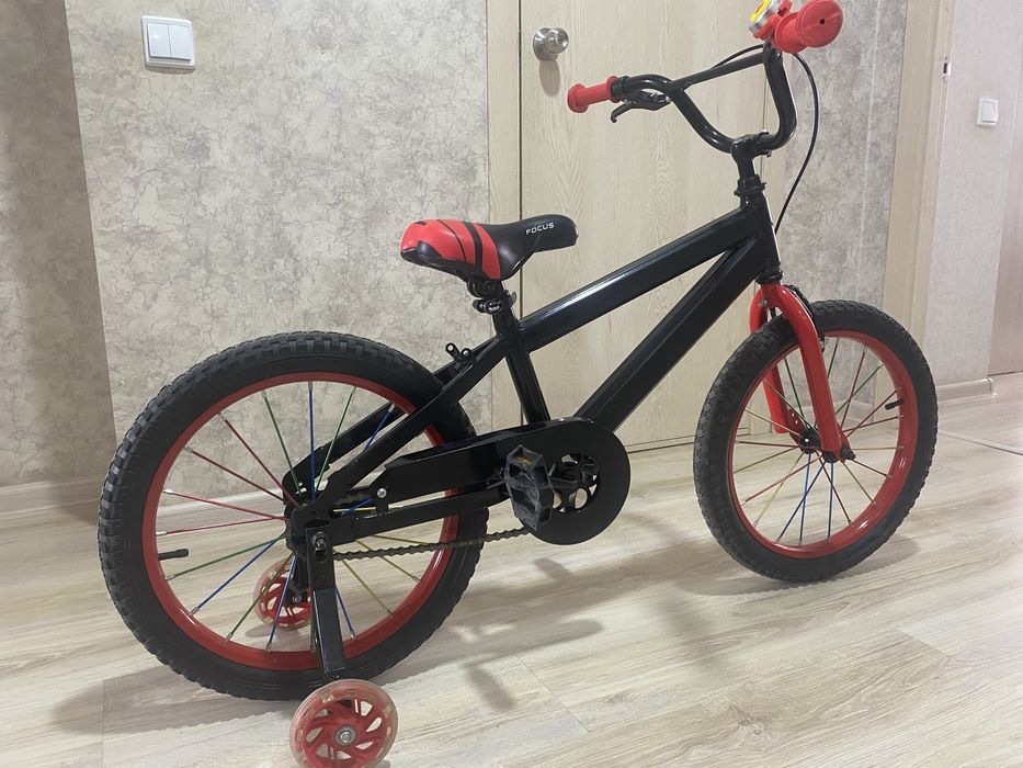 Продам детский велосипед 18