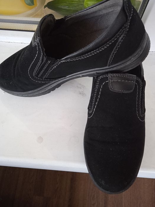 Продам туфли на мальчика