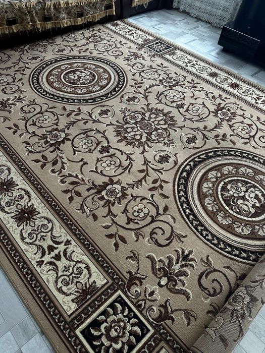 Продам ковер в хорошем состоянии