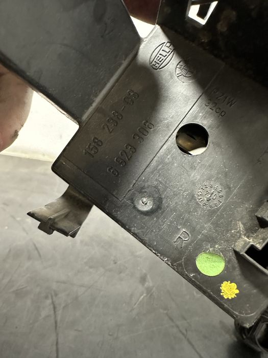 Soclu bec dreapta spate Bmw Seria 5 E60 nfl 6923306 | 525d 530d 535d