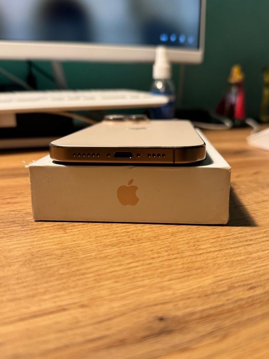 Vând iPhone 16 Pro Max-Capacitate 92%