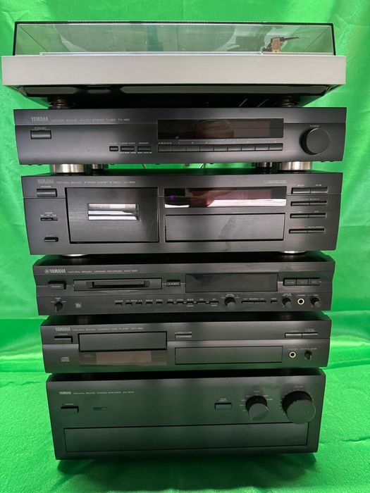 Linie audio Yamaha AX-1070, CDX-880, MDX-595, KX-580, TX-480, P-200