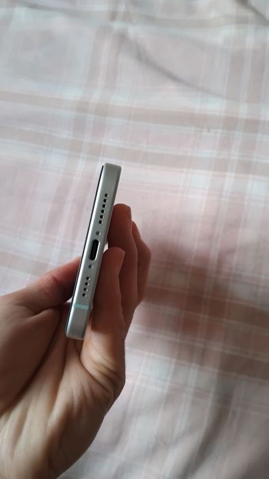 Айфон 15 плюс Сатылады