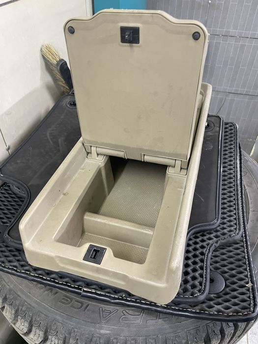 На  тоёта Хайлендер бар борода