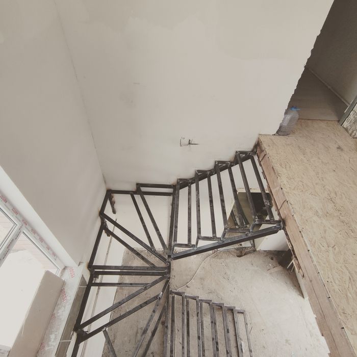 Лестница каркас  обшивка