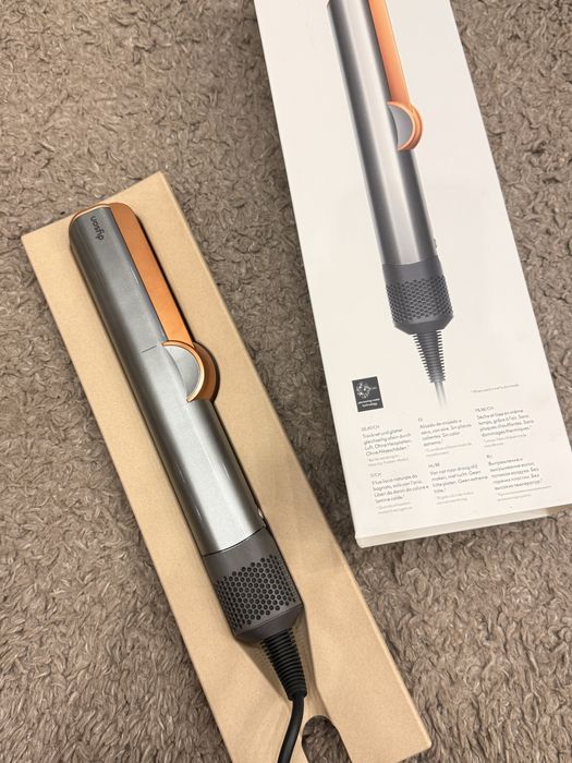 Оригинален dyson airstrait в гаранция