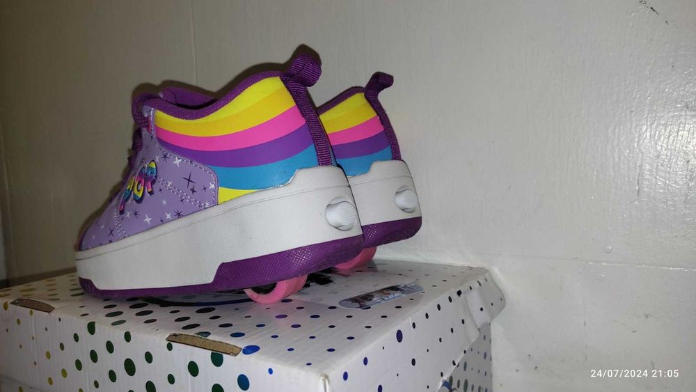 Маратонки обувки с колелца POP by HEELYS