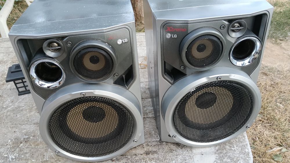 Boxe LG bass reflex de 200W pe 6 ohmi
