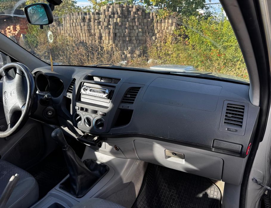 Vând Toyota Hilux