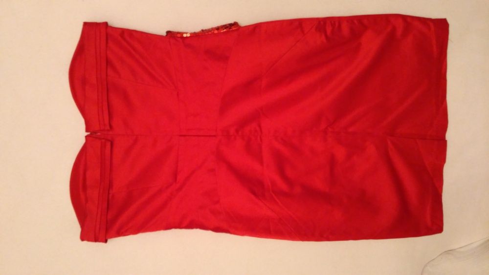 Червена елегантна рокля,р-р 38, цена 15 лв