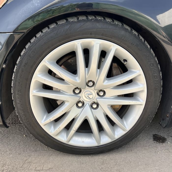 Продам комплект резины 245/45/R19