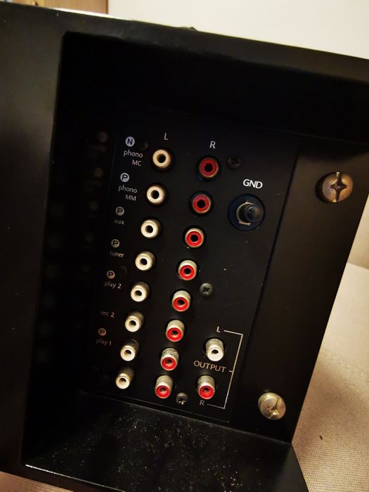 Amplificator și preamplificator Mitsubishi