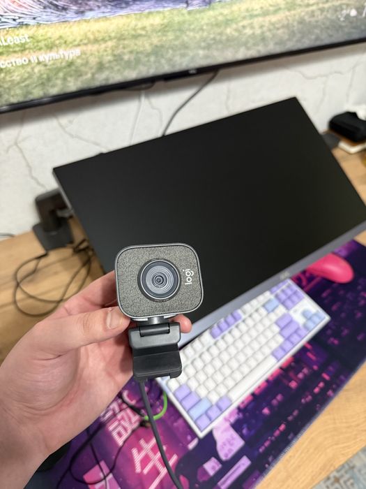 Веб-камера Logitech StreamCam