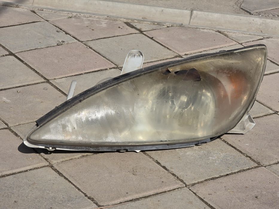 Продаю фары на камри 30