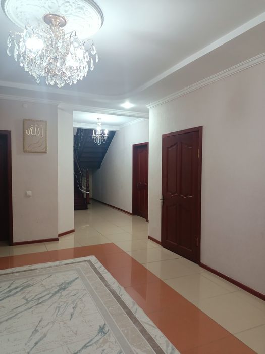 Продам коттедж в центре ( 12 микр)