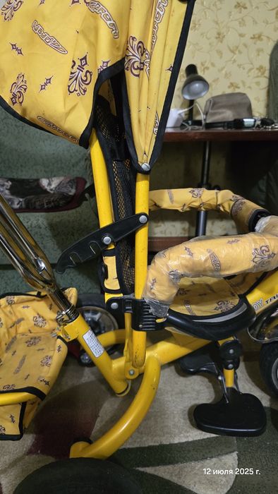 Велосипед трёхколёсный