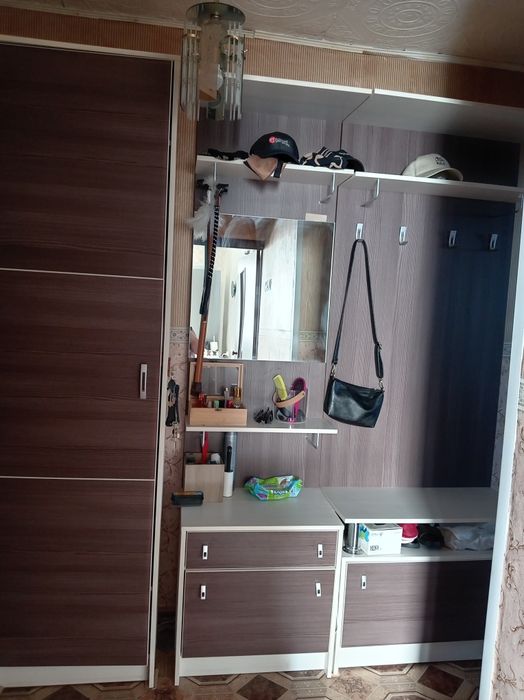 Продам большую прихожую