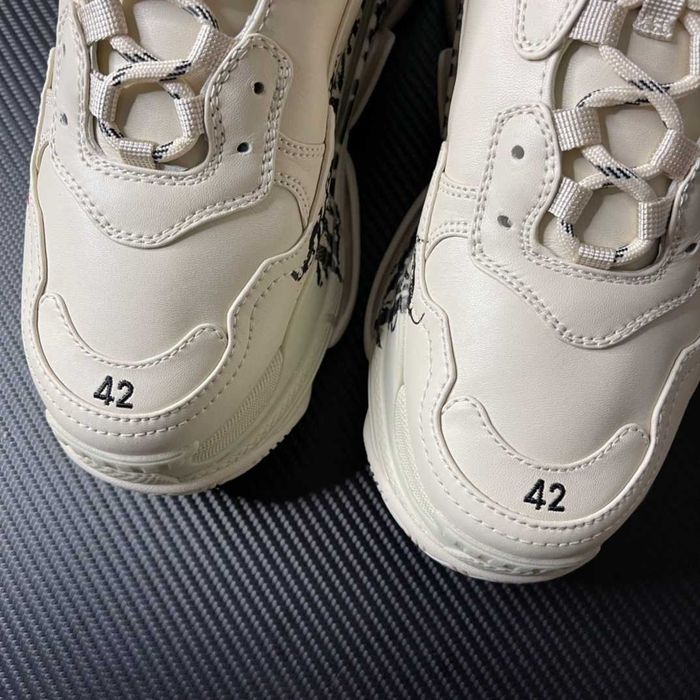 Balenciaga Triple S Graffiti Sneaker White Red
