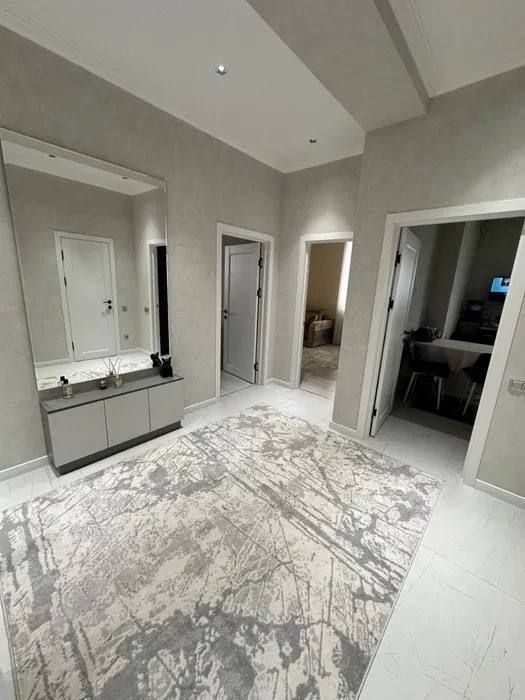 Академ городок. Новостройка 3/5/7. Площадь 84кв.м. мебель+техника.