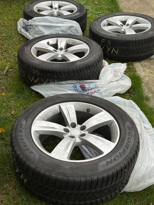 Roti iarna Pirelli Scorpion pentru Land Rover