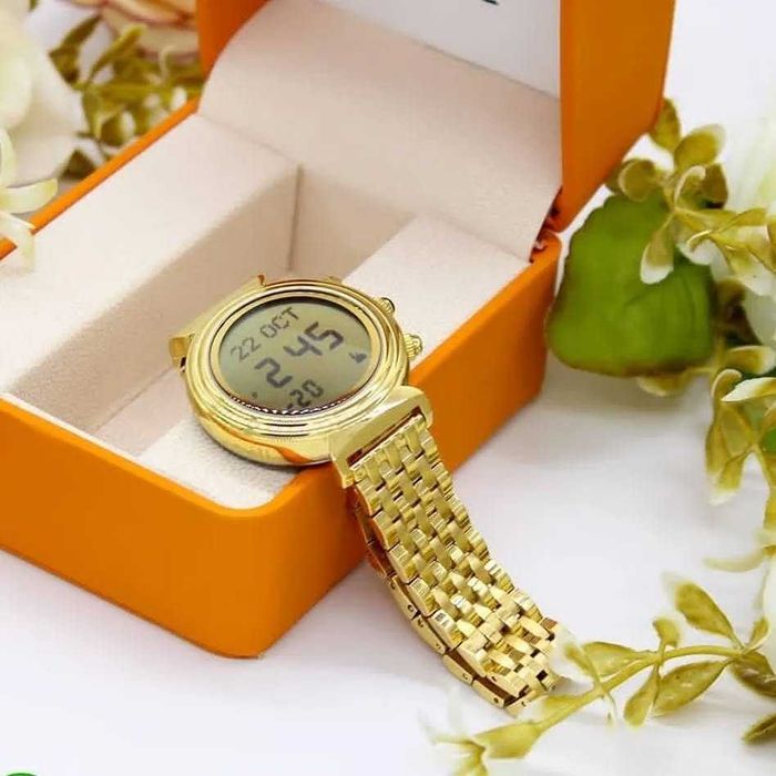 Женская наручные часы Al Fajr, с подарочной коробкой