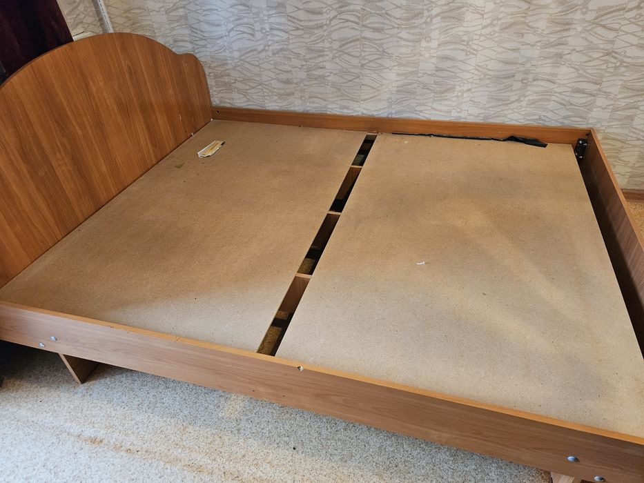 Кровать отдам даром