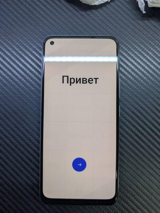Смартфон realme 8