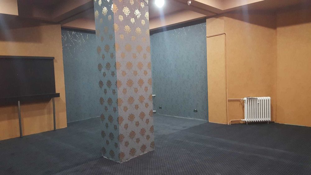 Inchiriez spatiu comercial km 45 piciorul podului, Bdul Aurel Vlaicu 3, dispune de 2 intrari, deschidere direct la bdul Aurel Vlaicu