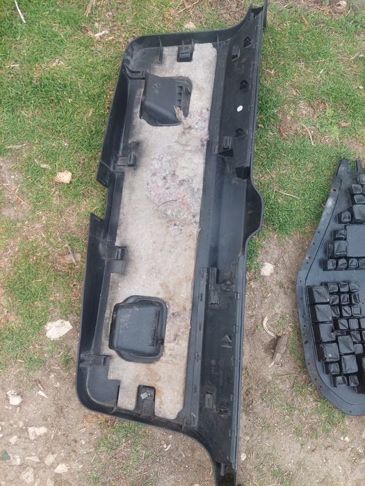 Пласмасова кора багажник голф 4