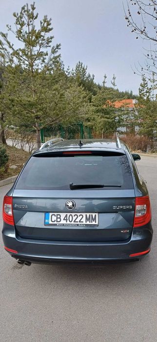 Skoda Superb Combi 4x4  ГАРАЖНА